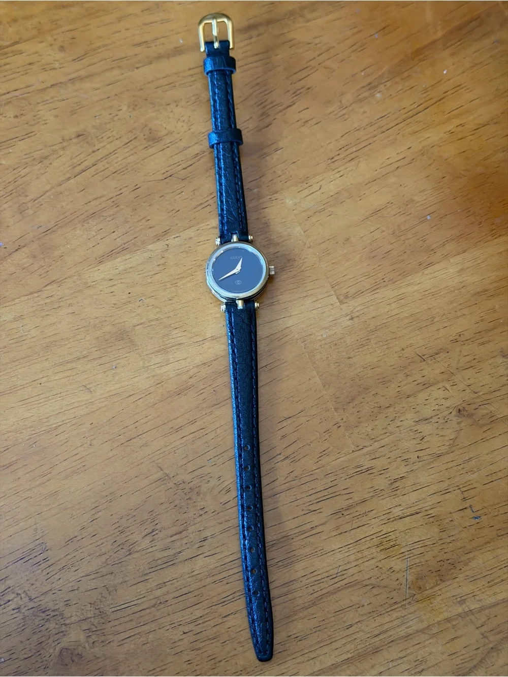 Vintage Gucci Swiss Made black leather watch- still works